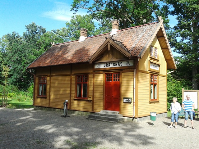 Gräfsnäs stationshus målat. Foto: Alexander Lagerberg